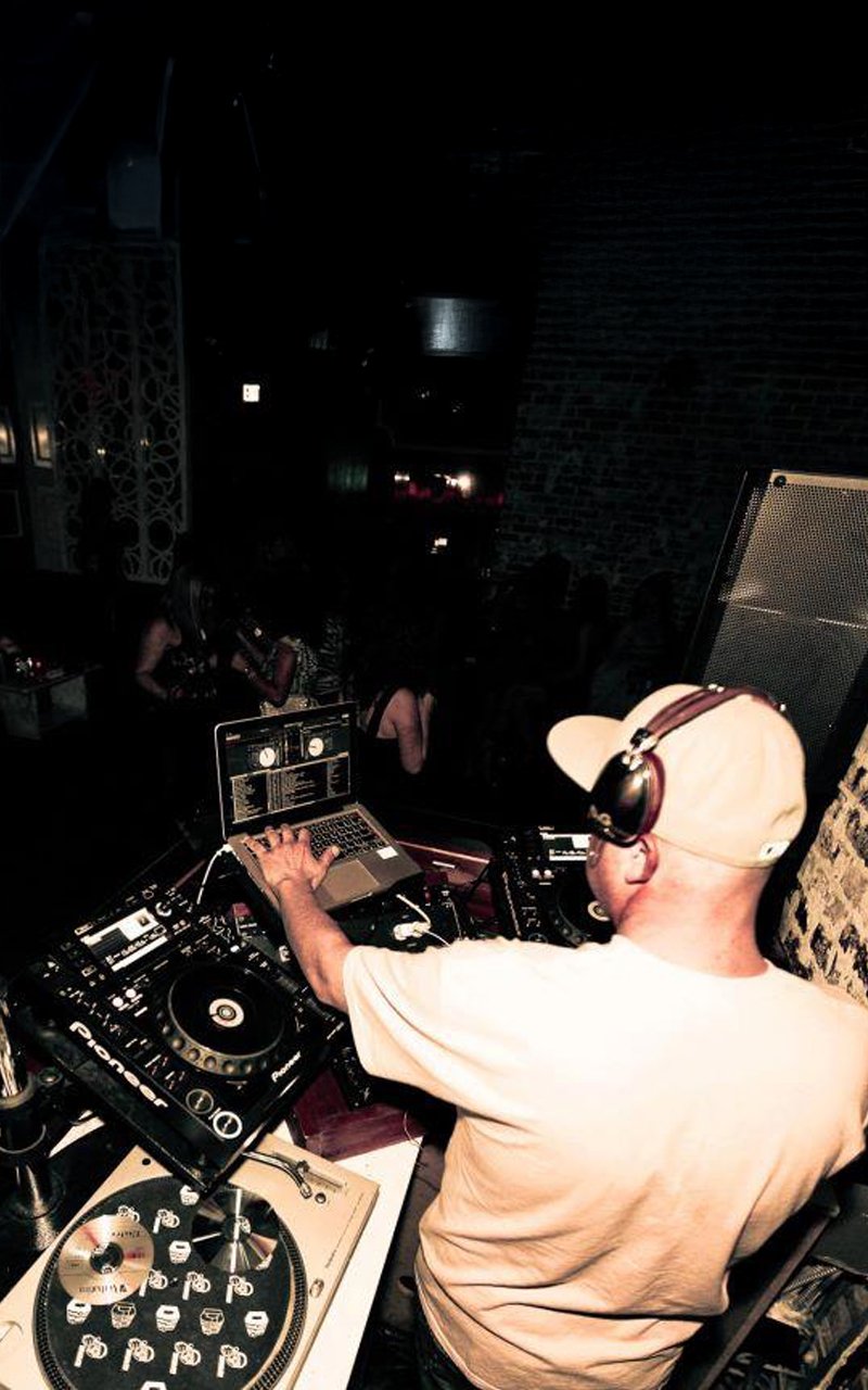 DJ Raffy — Club Performance